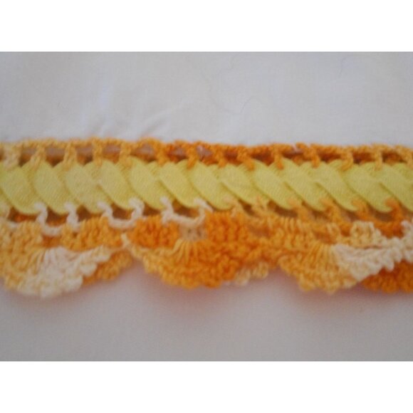 Vintage orange crocheted edge trim Standard Pillowcase USA Fieldcrest - Picture 2 of 6